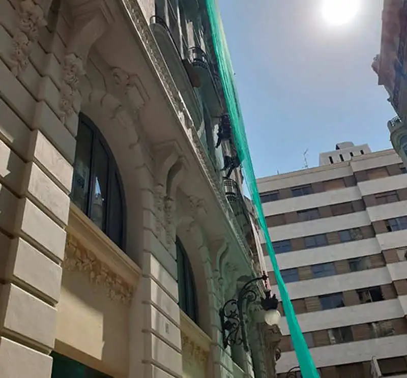 Noticias trabajos verticales Valencia en rehabilitación de edificio histórico