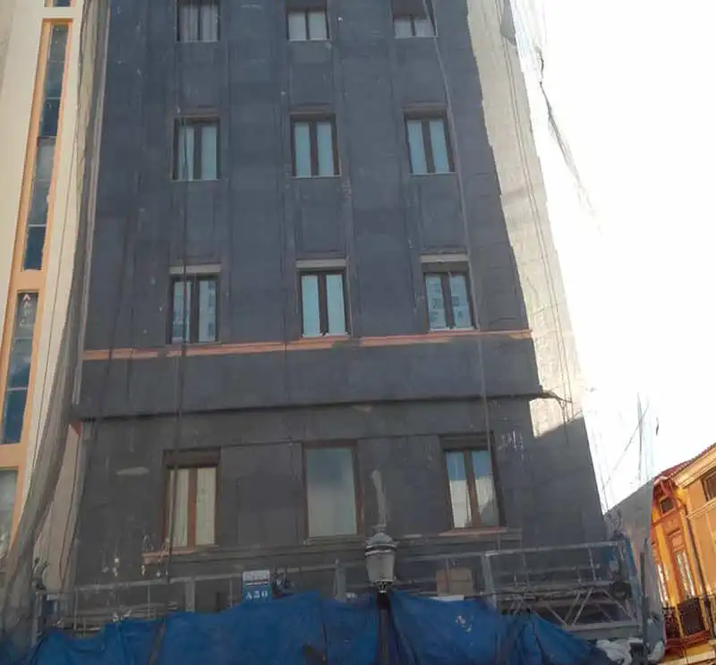 Edificio en obras para ilustrar el sitemap de Verticales Gabriel